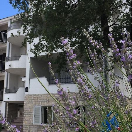 Apartmani Ana Malinska Extérieur photo