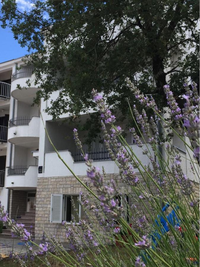 Apartmani Ana Malinska Extérieur photo