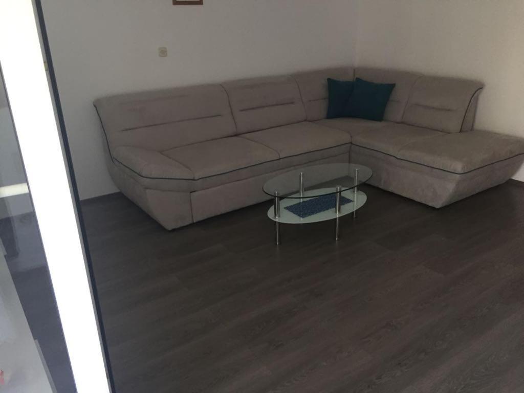 Apartmani Ana Malinska Extérieur photo