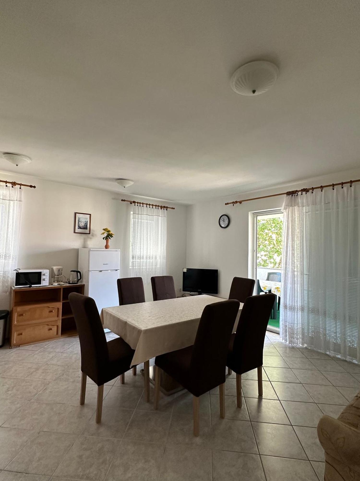 Apartmani Ana Malinska Extérieur photo